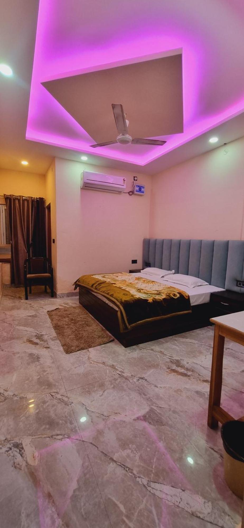Surya Palace Ayodhya Esterno foto